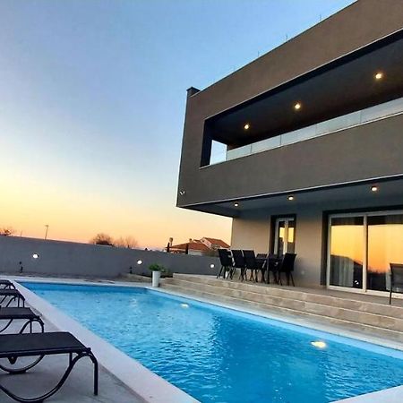 Villa Tia With Heated Pool & Jacuzzi Murvica  Exterior photo