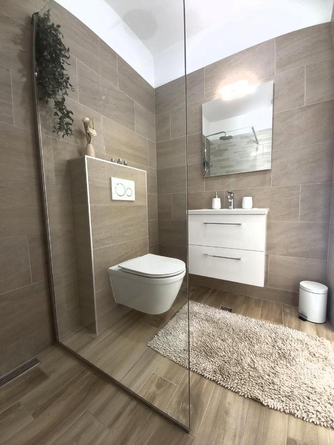 Villa Tia With Heated Pool & Jacuzzi Murvica  Exterior photo