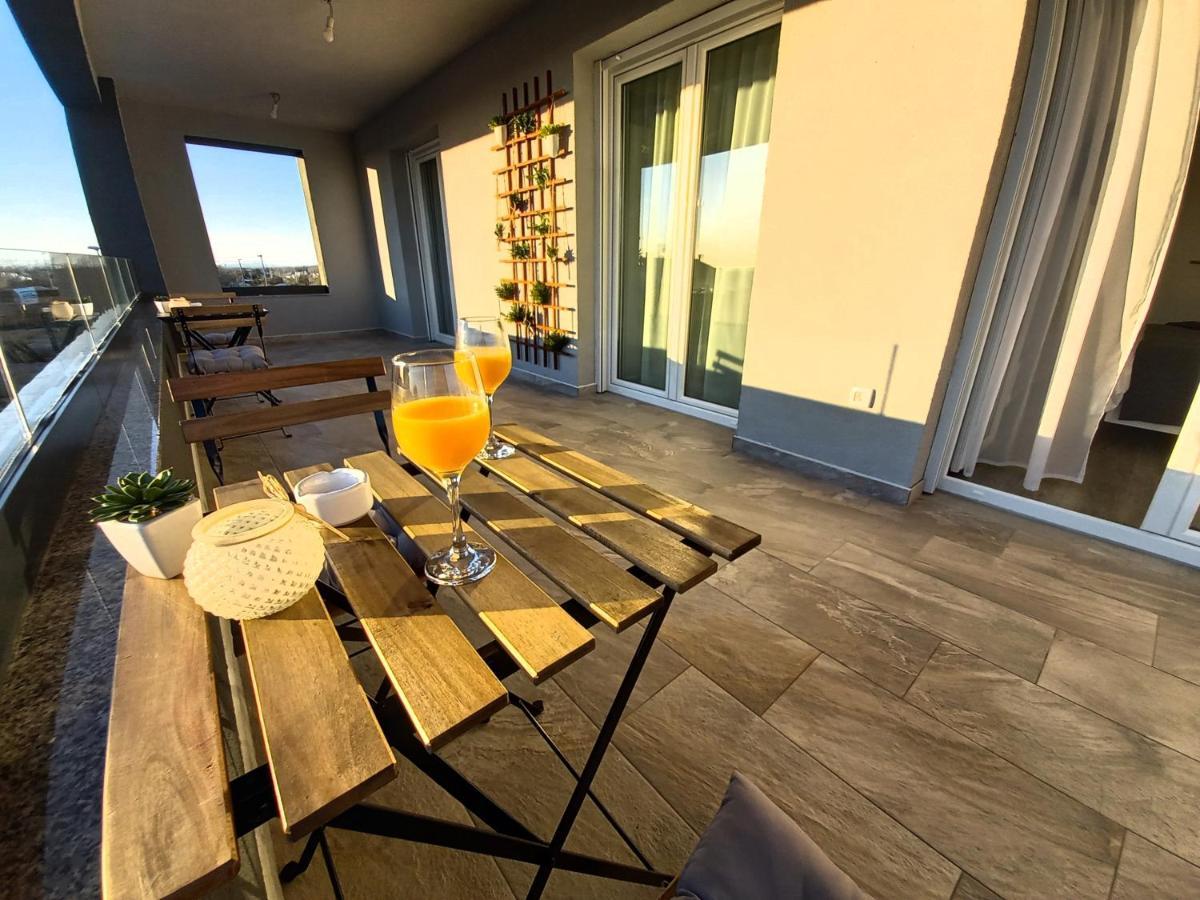 Villa Tia With Heated Pool & Jacuzzi Murvica  Exterior photo