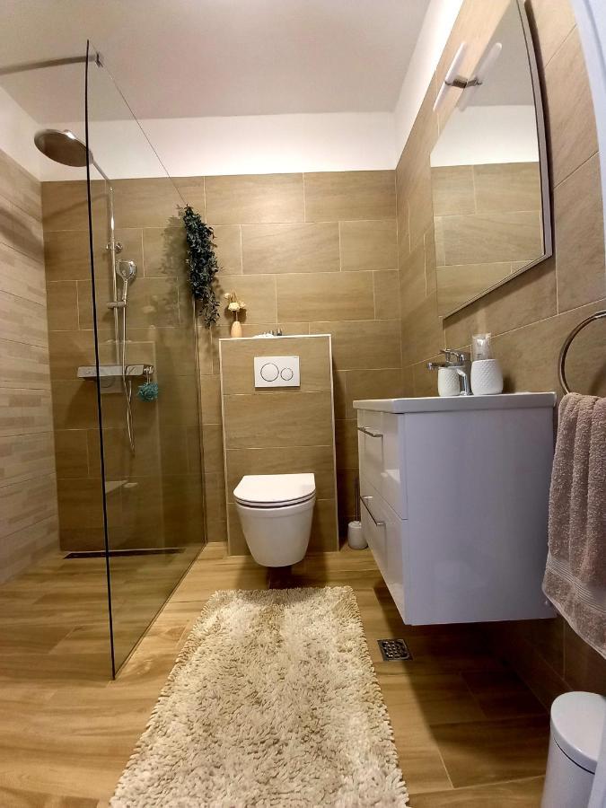 Villa Tia With Heated Pool & Jacuzzi Murvica  Exterior photo