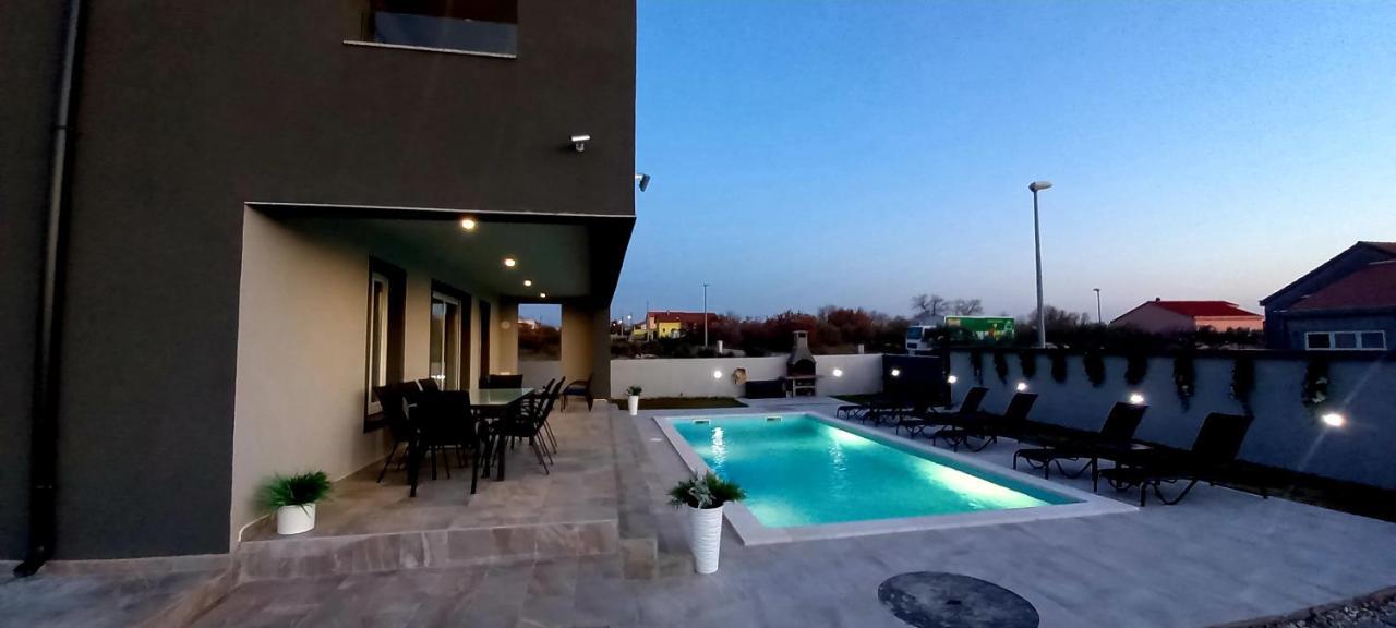 Villa Tia With Heated Pool & Jacuzzi Murvica  Exterior photo