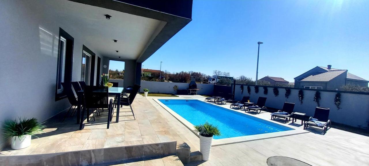 Villa Tia With Heated Pool & Jacuzzi Murvica  Exterior photo
