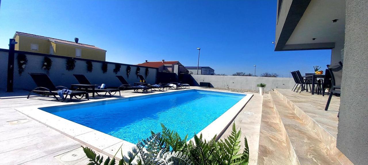 Villa Tia With Heated Pool & Jacuzzi Murvica  Exterior photo