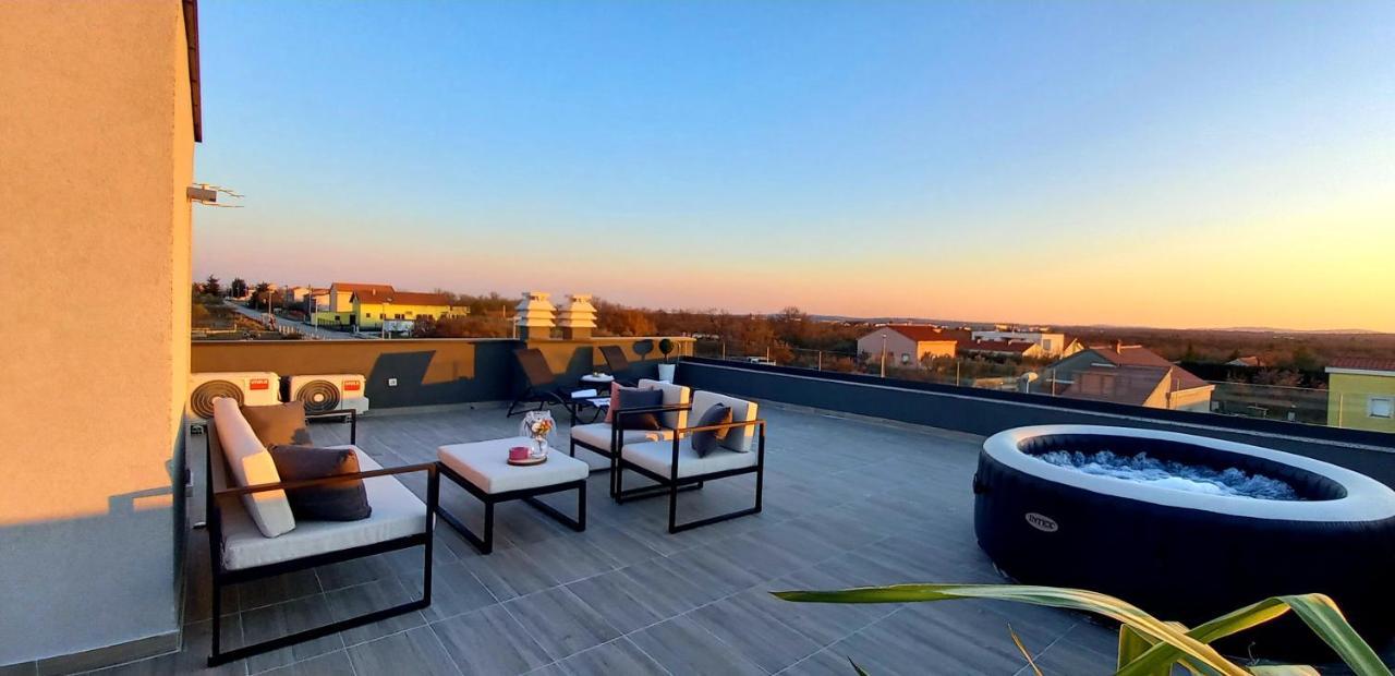 Villa Tia With Heated Pool & Jacuzzi Murvica  Exterior photo