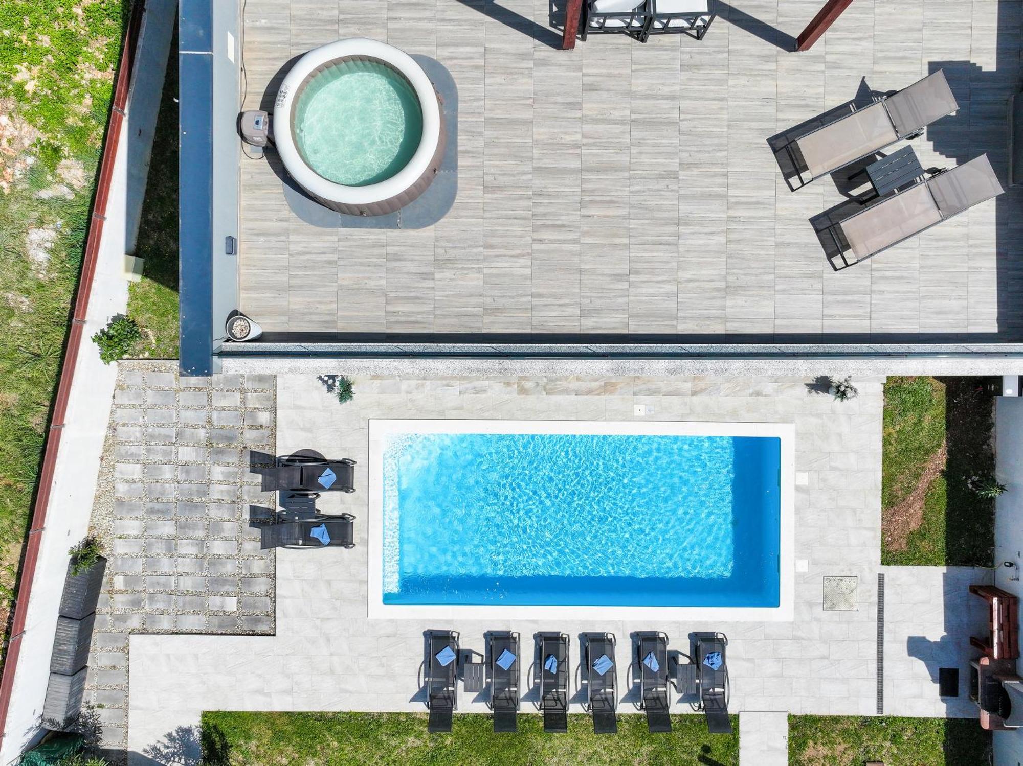 Villa Tia With Heated Pool & Jacuzzi Murvica  Exterior photo