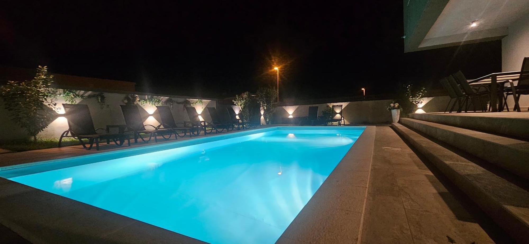 Villa Tia With Heated Pool & Jacuzzi Murvica  Exterior photo